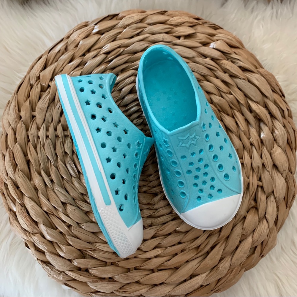 WONDER NATION | Blue “Starry Beach Sneakers”